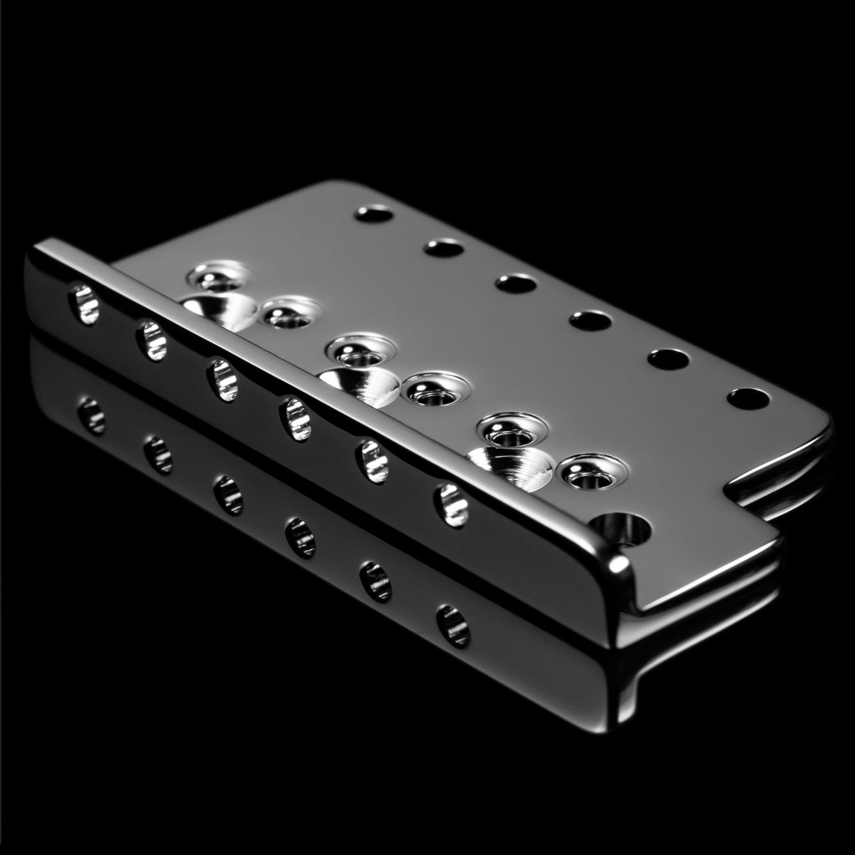 ⁦פלטה לגשר סטראט Killer Guitar Components Killer Brass CHROME Plate MIM - Stratocaster⁩ – תמונה ⁦3⁩
