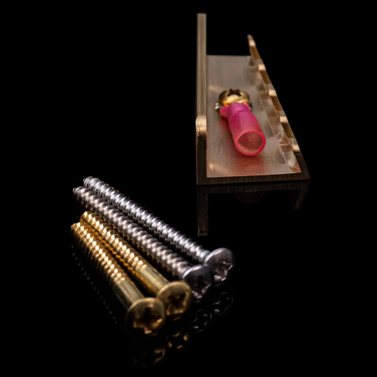 ⁦מותחן קפיצים לגיטרה חשמלית Killer Guitar Components - Killer Compensated Brass Claw⁩ – תמונה ⁦2⁩