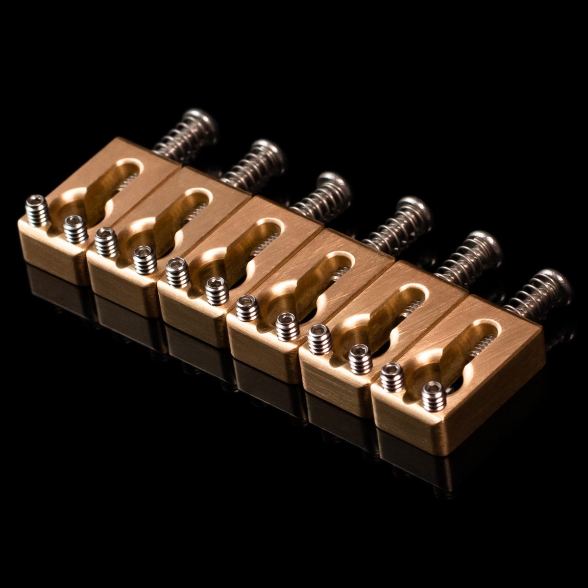 אוכפים לגיטרה חשמלית Killer Guitar Components - Killer Keyhole Brass Saddles 11.2mm