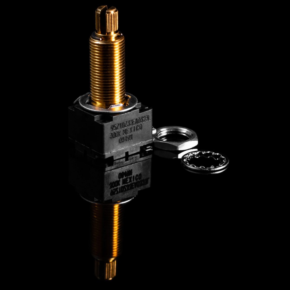 פוטנציומטר לגיטרה חשמלית Bourns 300k LONG SHAFT Modern Black 95 Series